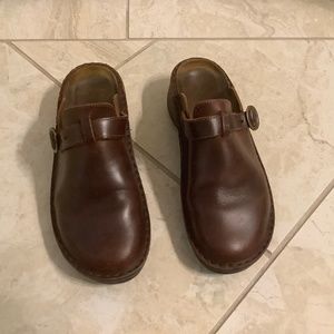 Naot Size 38 Brown Mules